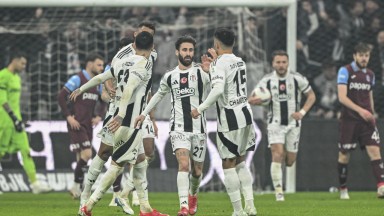 Beşiktaş, Geriden Gelerek Trabzonspor'u 2-1 Mağlup Etti