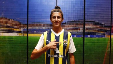 Yağmur Uraz'dan Tarihi Başarı: 300 Gol Barajını Aşan İlk Kadın Futbolcu